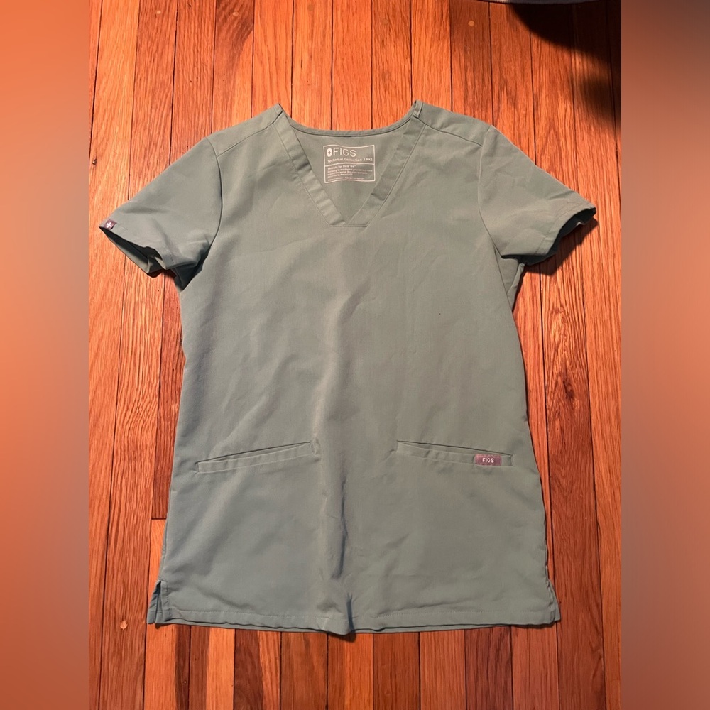 Figs Scrub Top Bundle - Picture 2 of 8